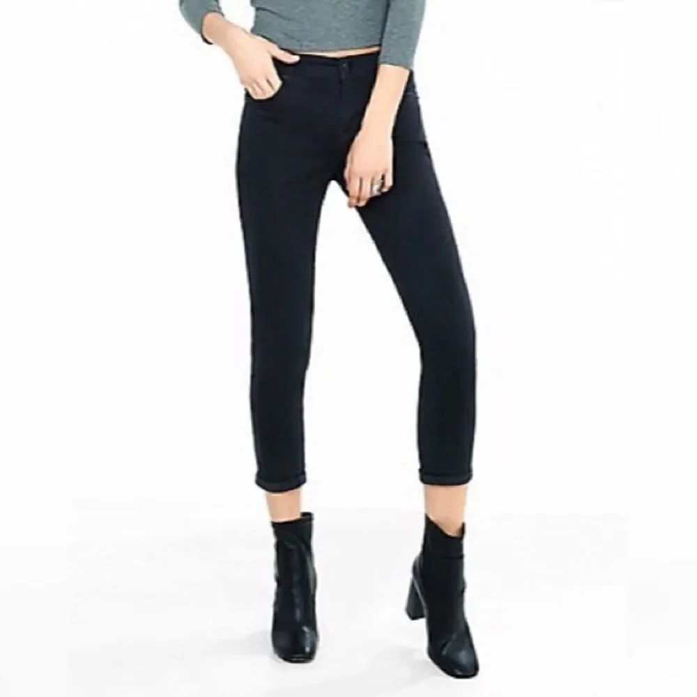 ✨Black Twill Cropped Pants✨